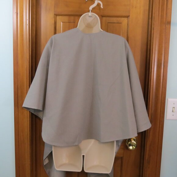 NWT FHQ Collection Grayish Taupe Wrap with Closure Size Medium - Picture 4 of 6